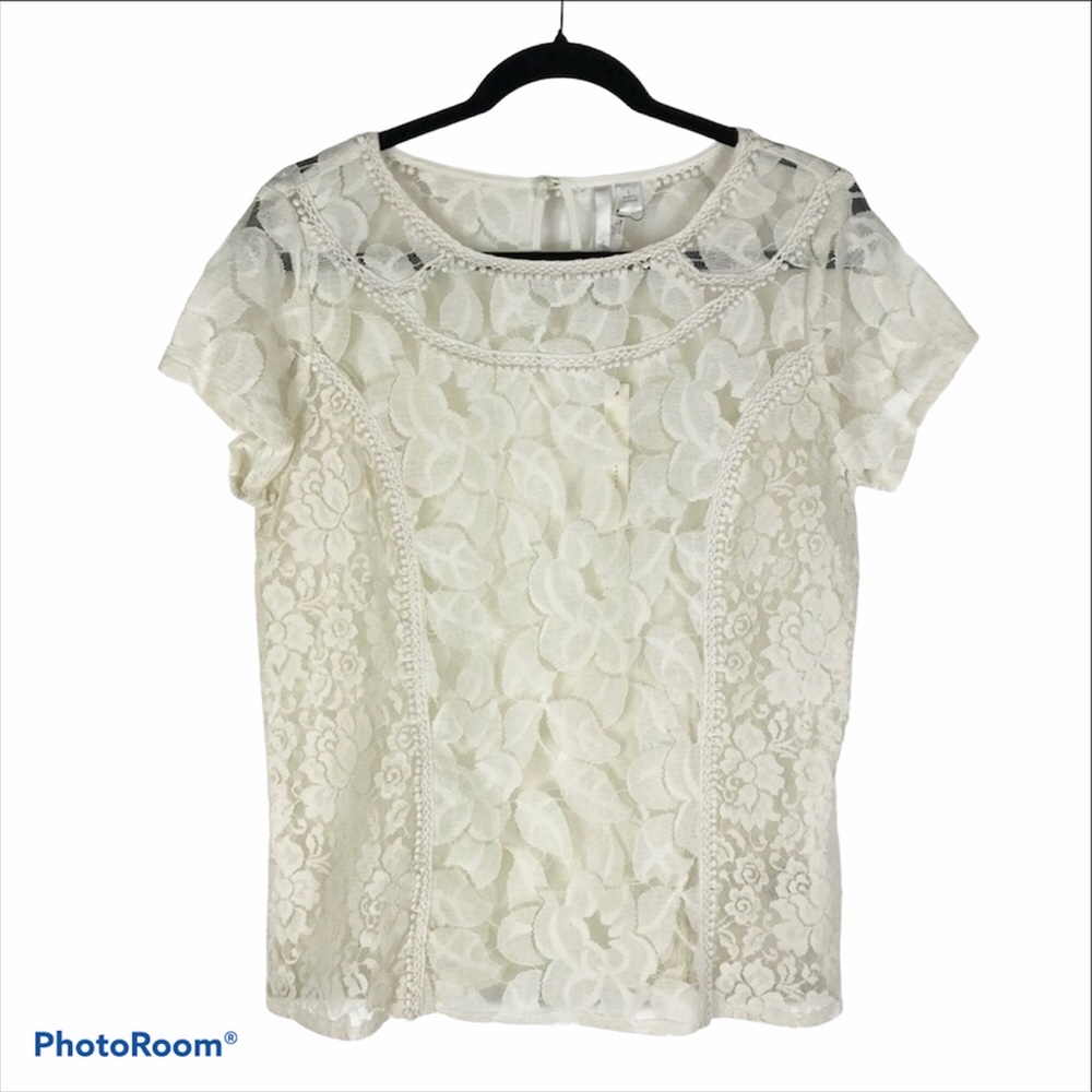 Lauren Conrad Cream Lace Short Sleeve Blou…